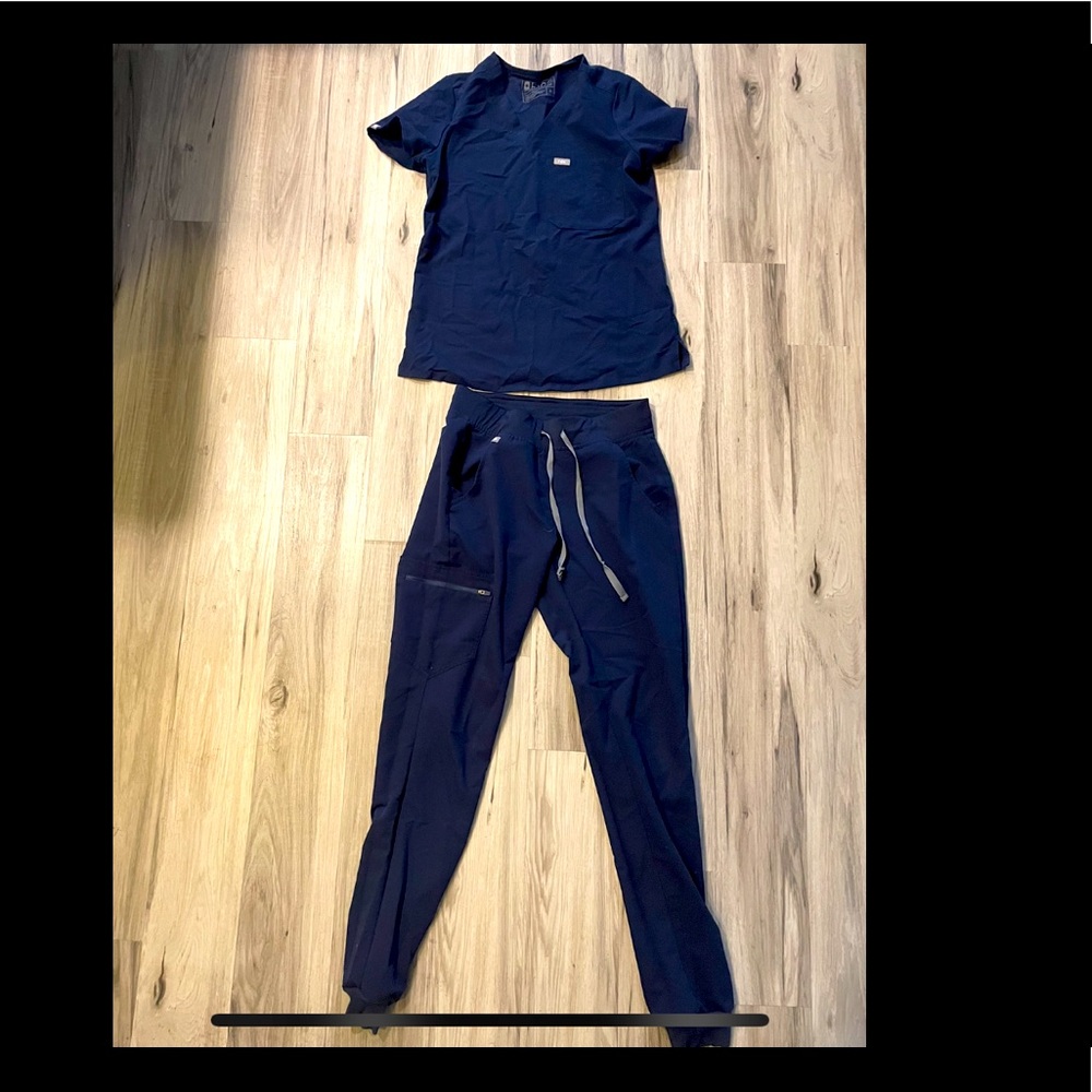 FIGS Navy XS jogger scrubs!